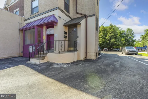 $1,450 | 158 Montgomery Avenue, Unit 2, Bala Cynwyd, PA 19004