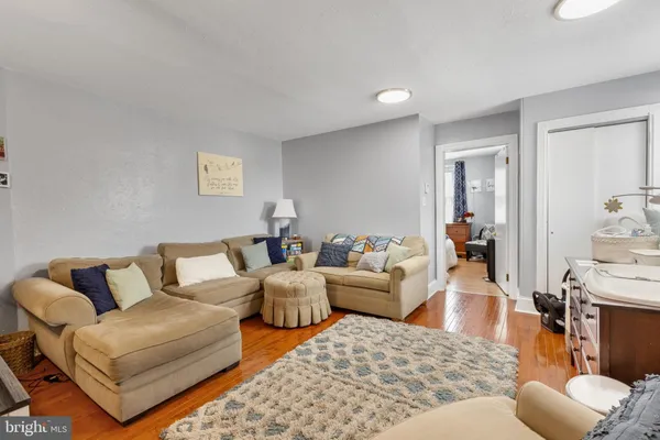 $1,450 | 158 Montgomery Avenue, Unit 2, Bala Cynwyd, PA 19004