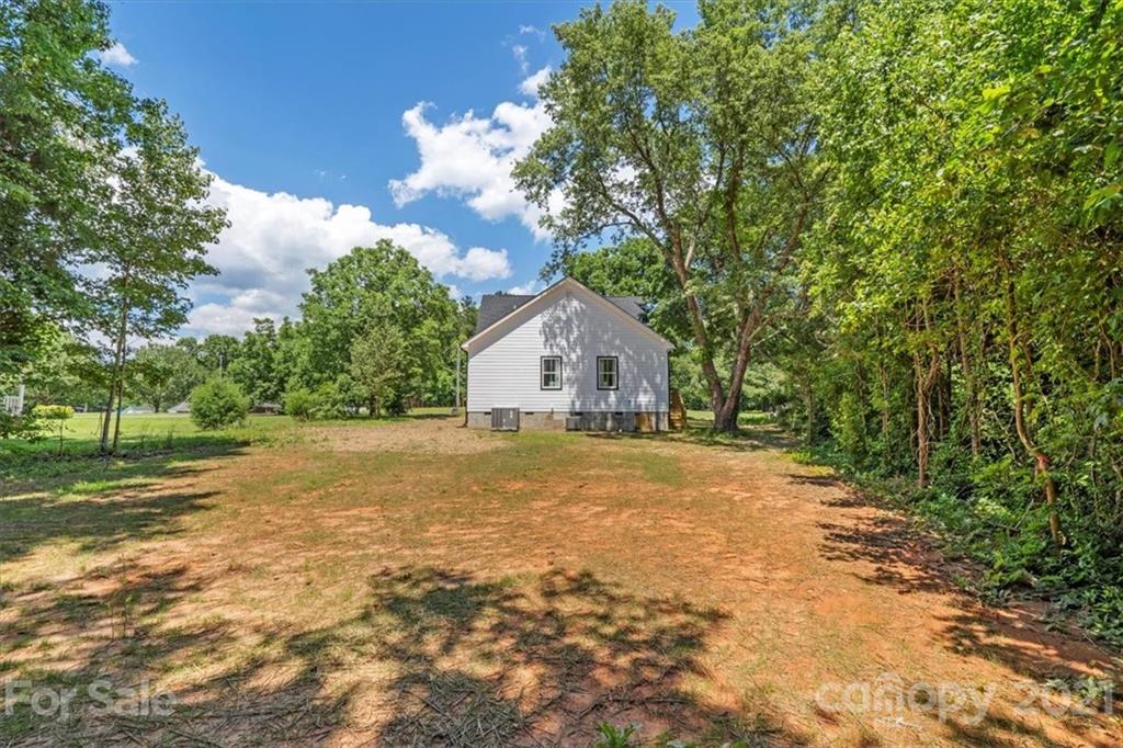 1902 Dunlap Roddey Road Rock Hill, SC 29730 - Photo 34 of 37 a house with yard in front of it
