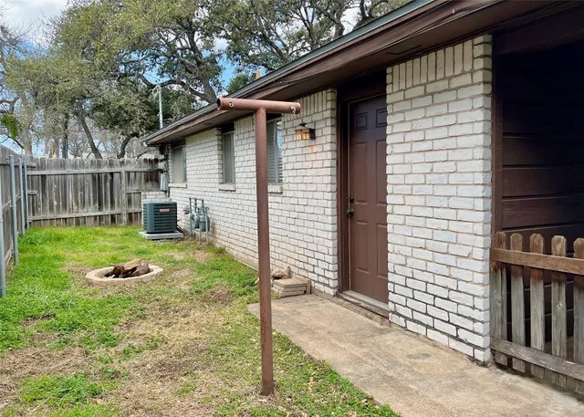 $2,300 | 1907 Rabb Road, Unit A, Austin, TX 78704