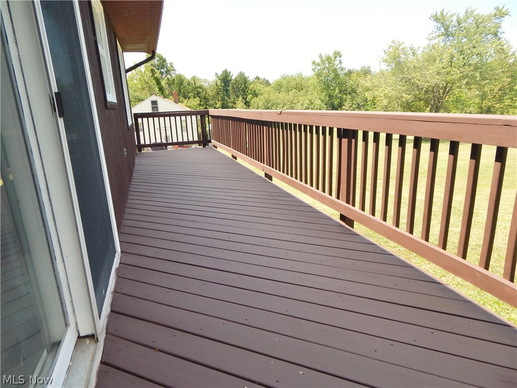 19408 Boston Road Strongsville, OH 44149 - Photo 22 of 30 Deck