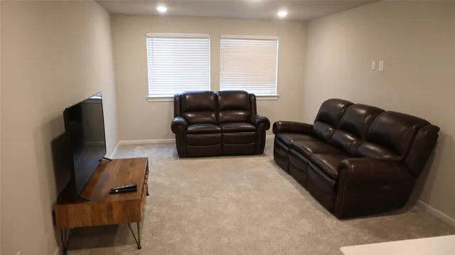 $2,550 | 127 Winged Elm Court, Willis, TX 77318