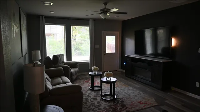 $2,550 | 127 Winged Elm Court, Willis, TX 77318