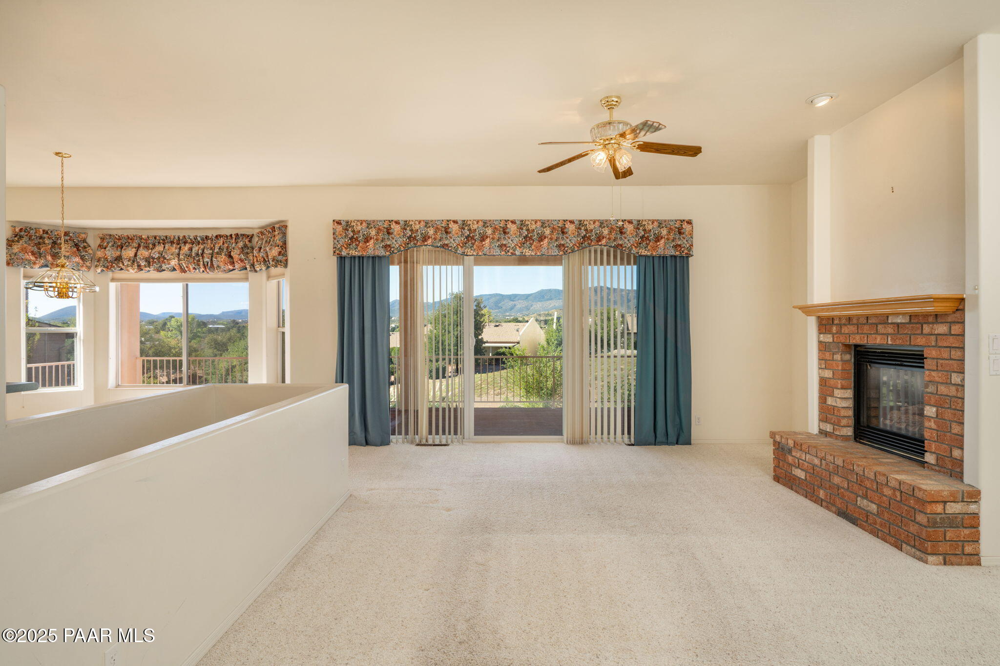 11595 Riata Way Dewey, AZ 86327 - Photo 6 of 44 Living/Family Room
