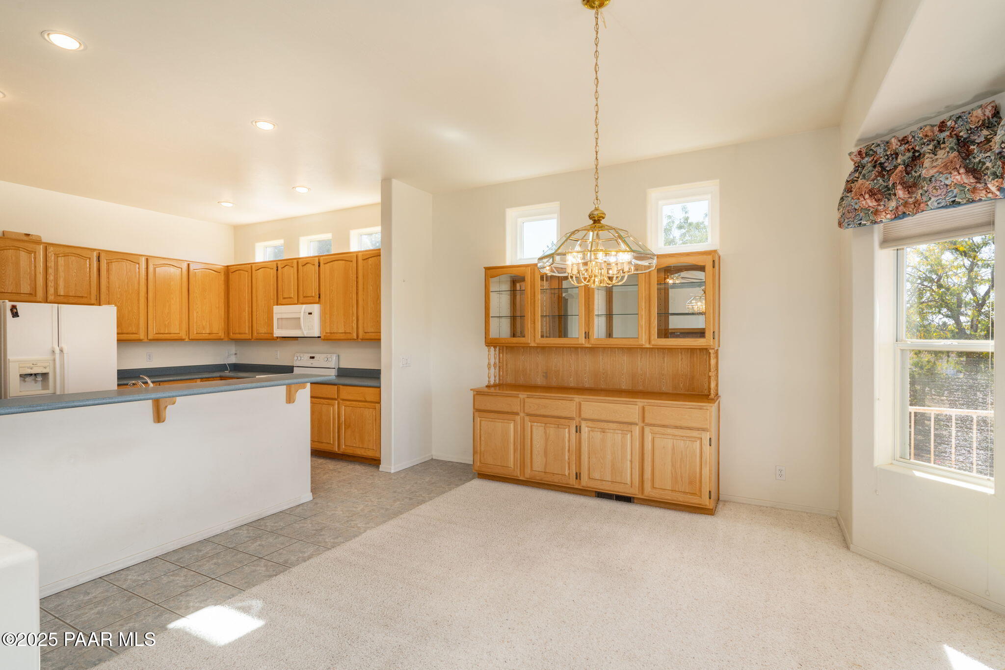 11595 Riata Way Dewey, AZ 86327 - Photo 9 of 44 Dining Area