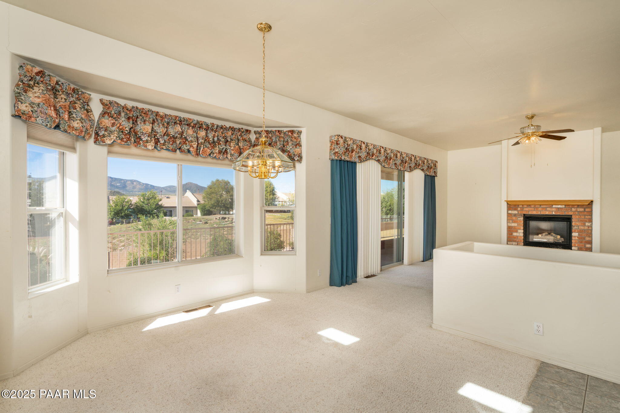 11595 Riata Way Dewey, AZ 86327 - Photo 10 of 44 Dining Area