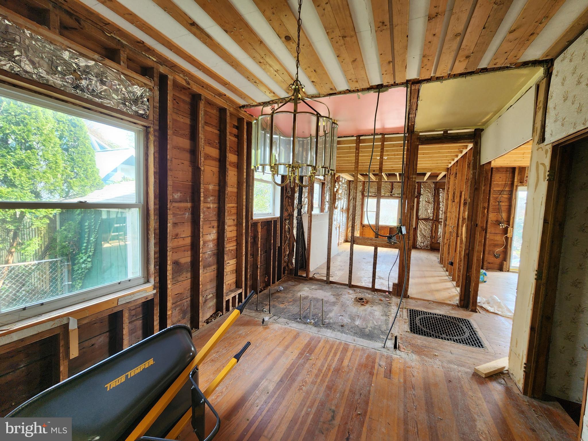 6308 Beechwood Road Baltimore, MD 21239 - Photo 11 of 19