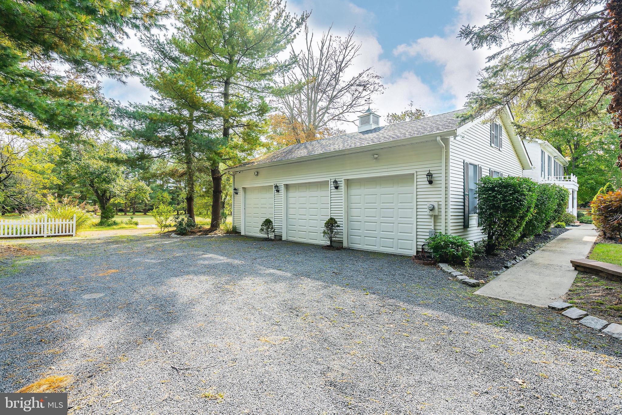 159 Davis Station Road Cream Ridge, NJ 08514 - Photo 9 of 49