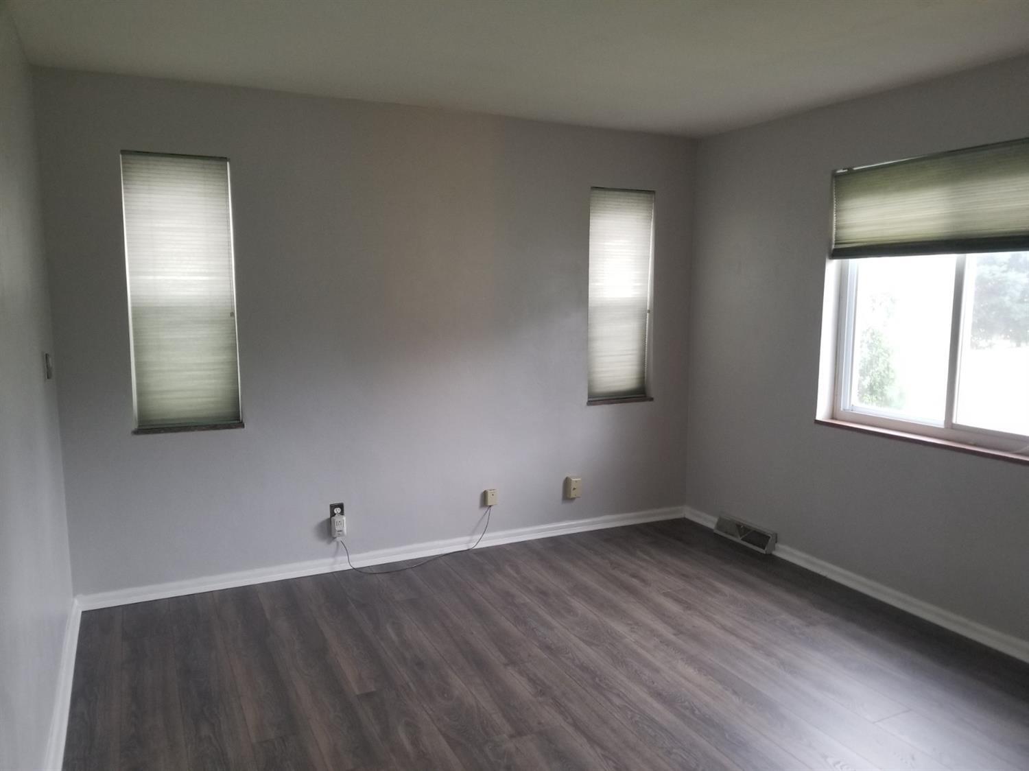 3926 School Section Road Cheviot, OH 45211 - Photo 4 of 12