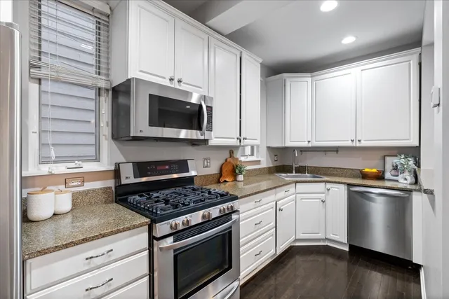 $830,000 | 1824 North Wood Street, Chicago, IL 60622