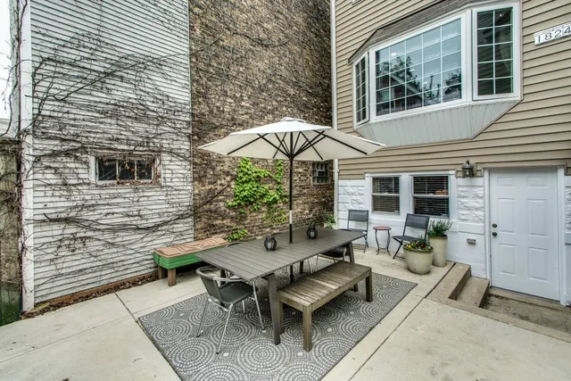$830,000 | 1824 North Wood Street, Chicago, IL 60622