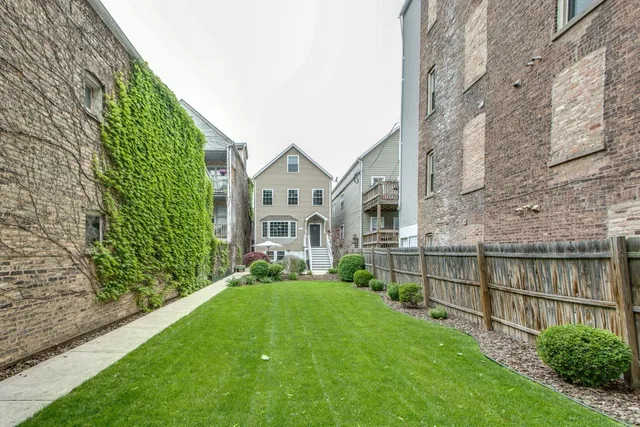 $830,000 | 1824 North Wood Street, Chicago, IL 60622