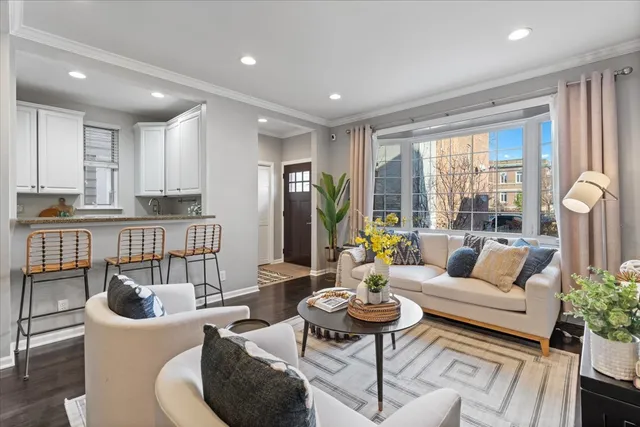 $830,000 | 1824 North Wood Street, Chicago, IL 60622