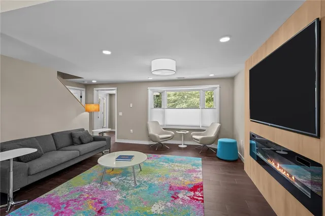 $880,000 | 37 Dye Hill Road, Hopkinton, RI 02832