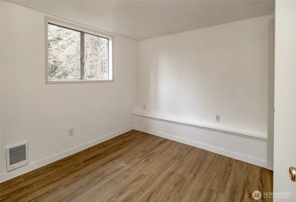 $1,800 | 13314 86th Avenue East, Unit A, Puyallup, WA 98373
