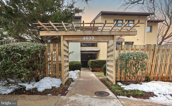 $320,000 | 5633 Harpers Farm Road, Unit D, Columbia, MD 21044