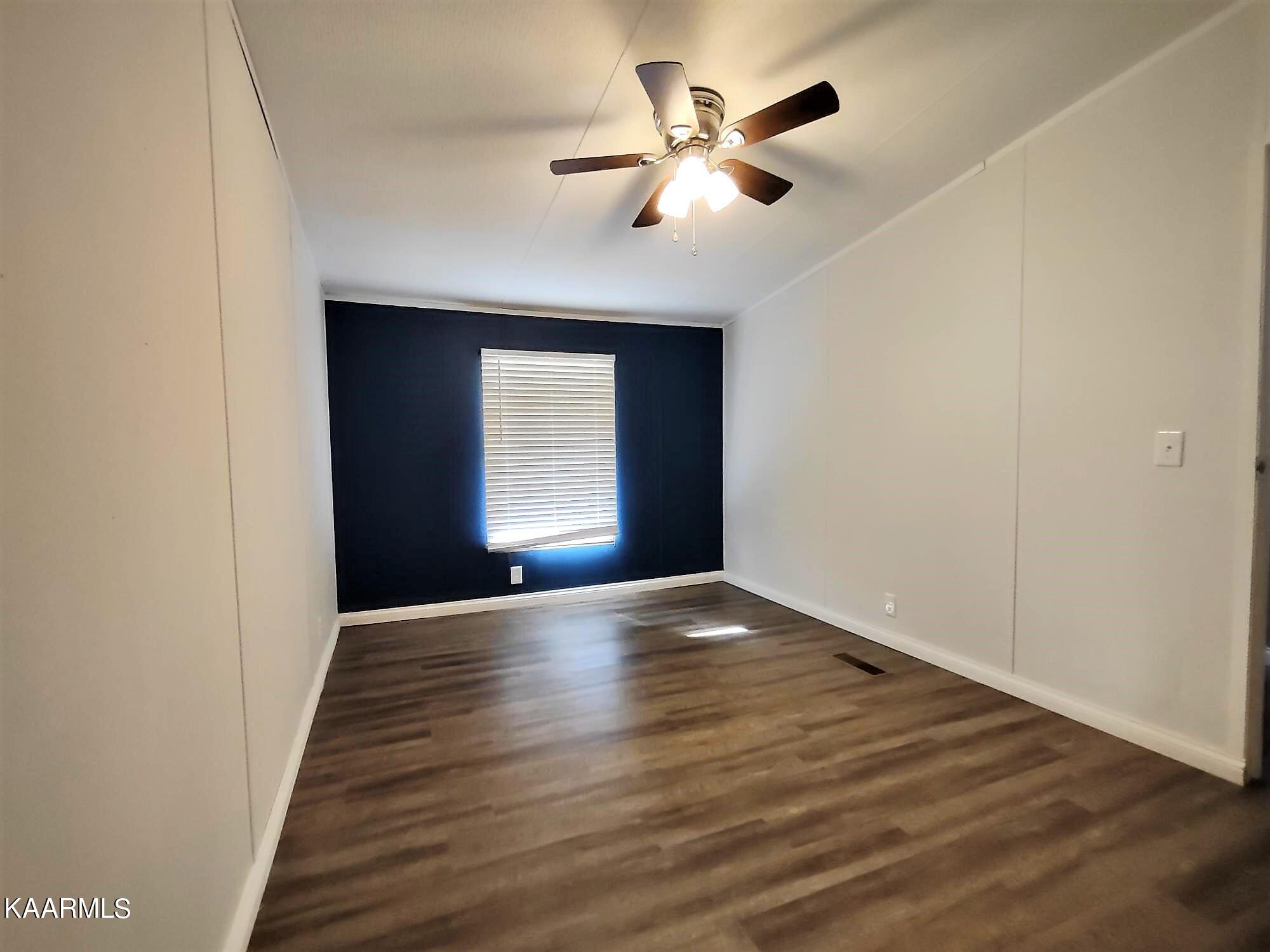 358 Ikey Duncan Road Huntsville, TN 37756 - Photo 16 of 21 Bed 2 _