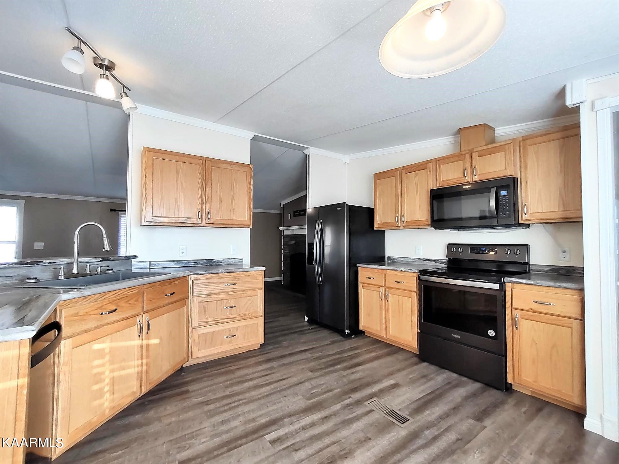 358 Ikey Duncan Road Huntsville, TN 37756 - Photo 2 of 21 Kitchen 1