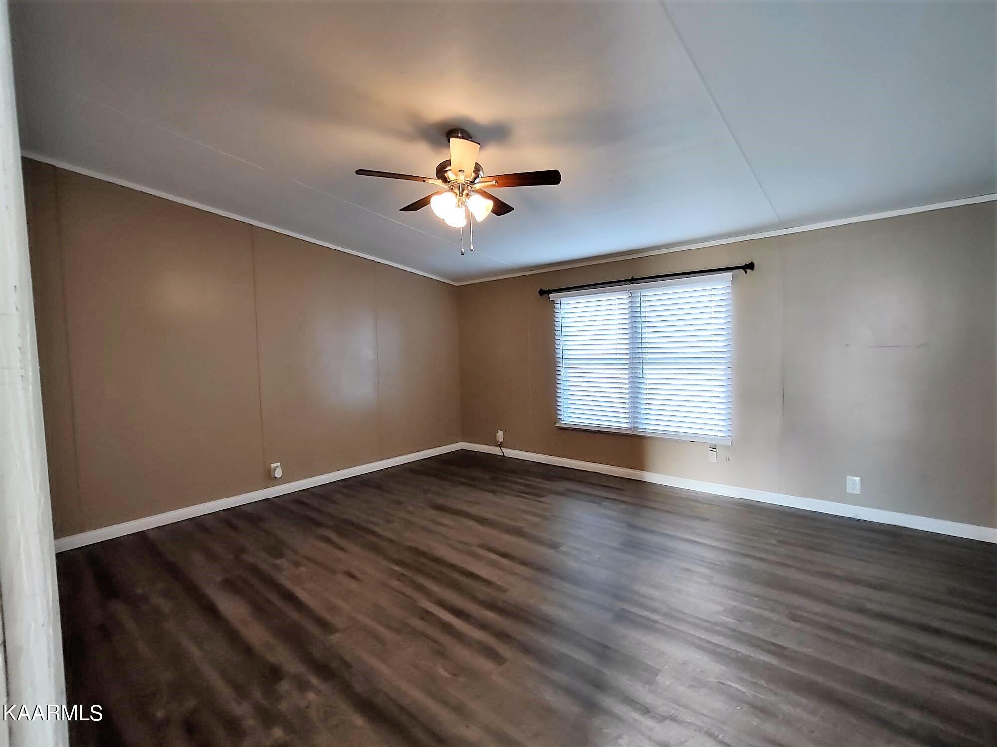 358 Ikey Duncan Road Huntsville, TN 37756 - Photo 10 of 21 Master Bed
