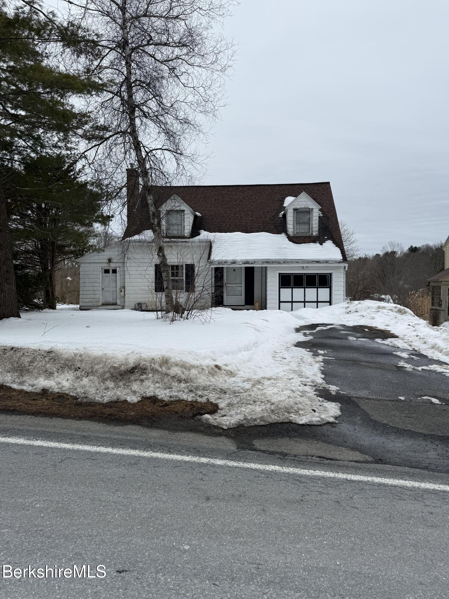 32 Jason Street Pittsfield, MA 01201 - Photo 1 of 12 32 Jason St.