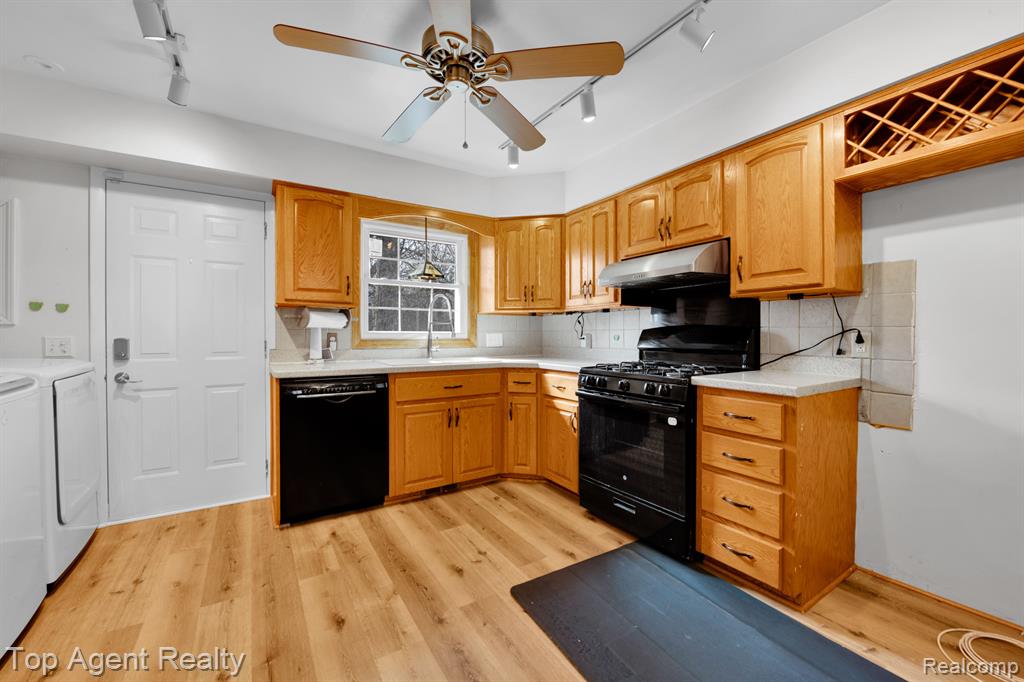 3302 Grant Road Rochester Hills, MI 48309 - Photo 11 of 40