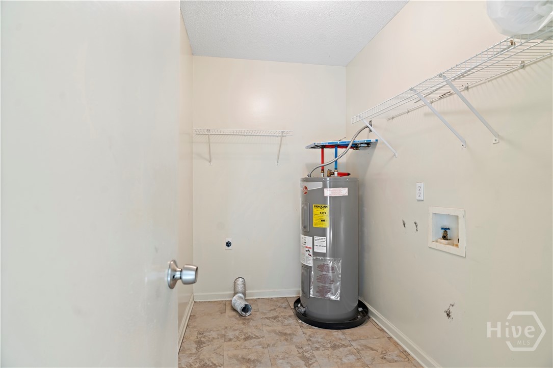 2425 Riviera Drive Savannah, GA 31406 - Photo 4 of 13