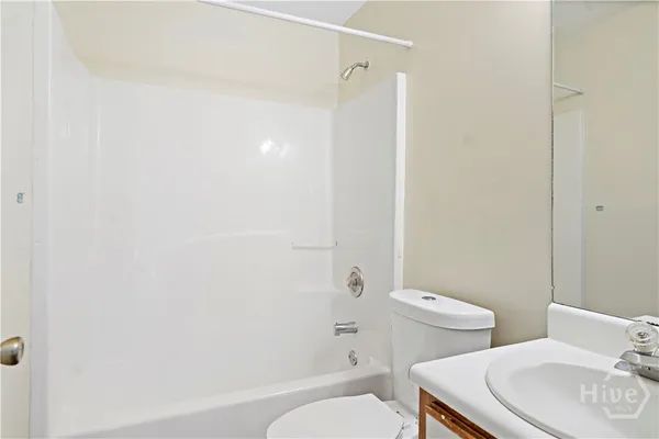 $1,950 | 2425 Riviera Drive, Savannah, GA 31406