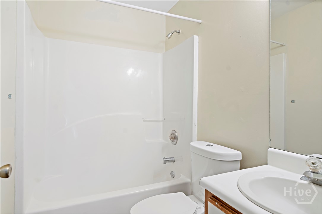 2425 Riviera Drive Savannah, GA 31406 - Photo 8 of 13