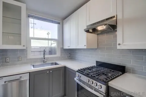 a close up view of washer and dryer