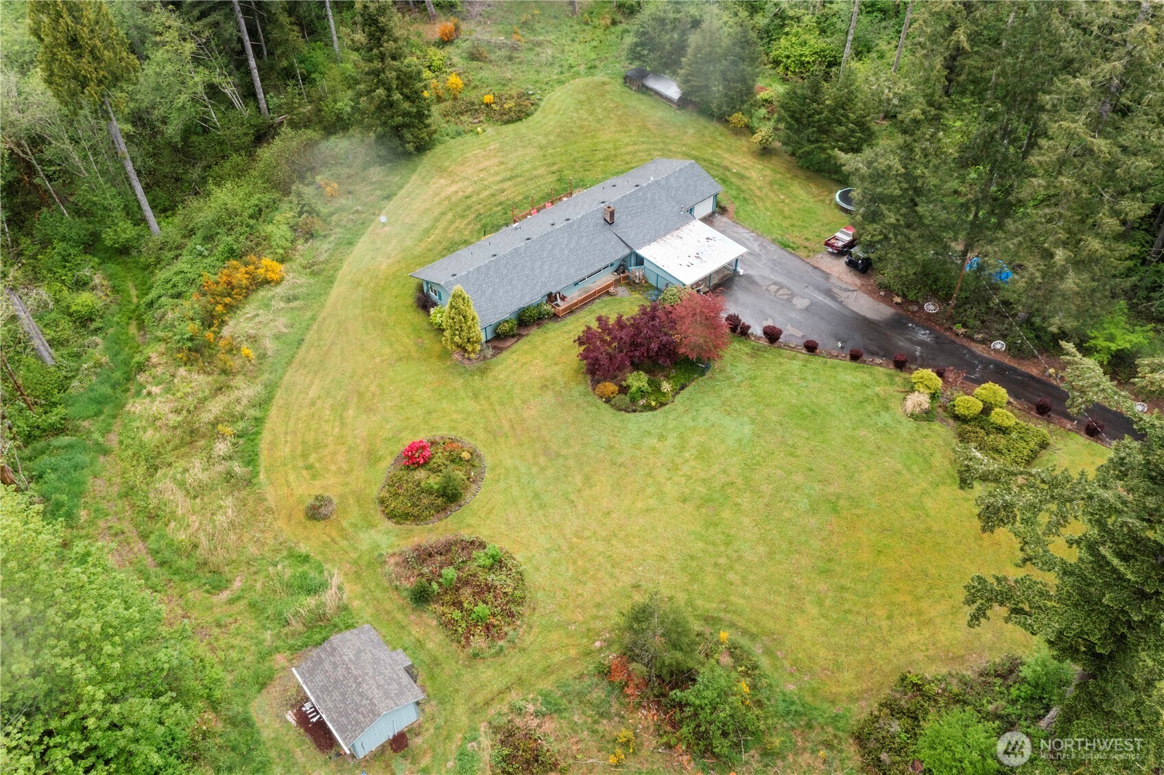 1487 Centralia Alpha Road Chehalis, WA 98532 - Photo 25 of 36 an aerial view of residential house with swimming pool