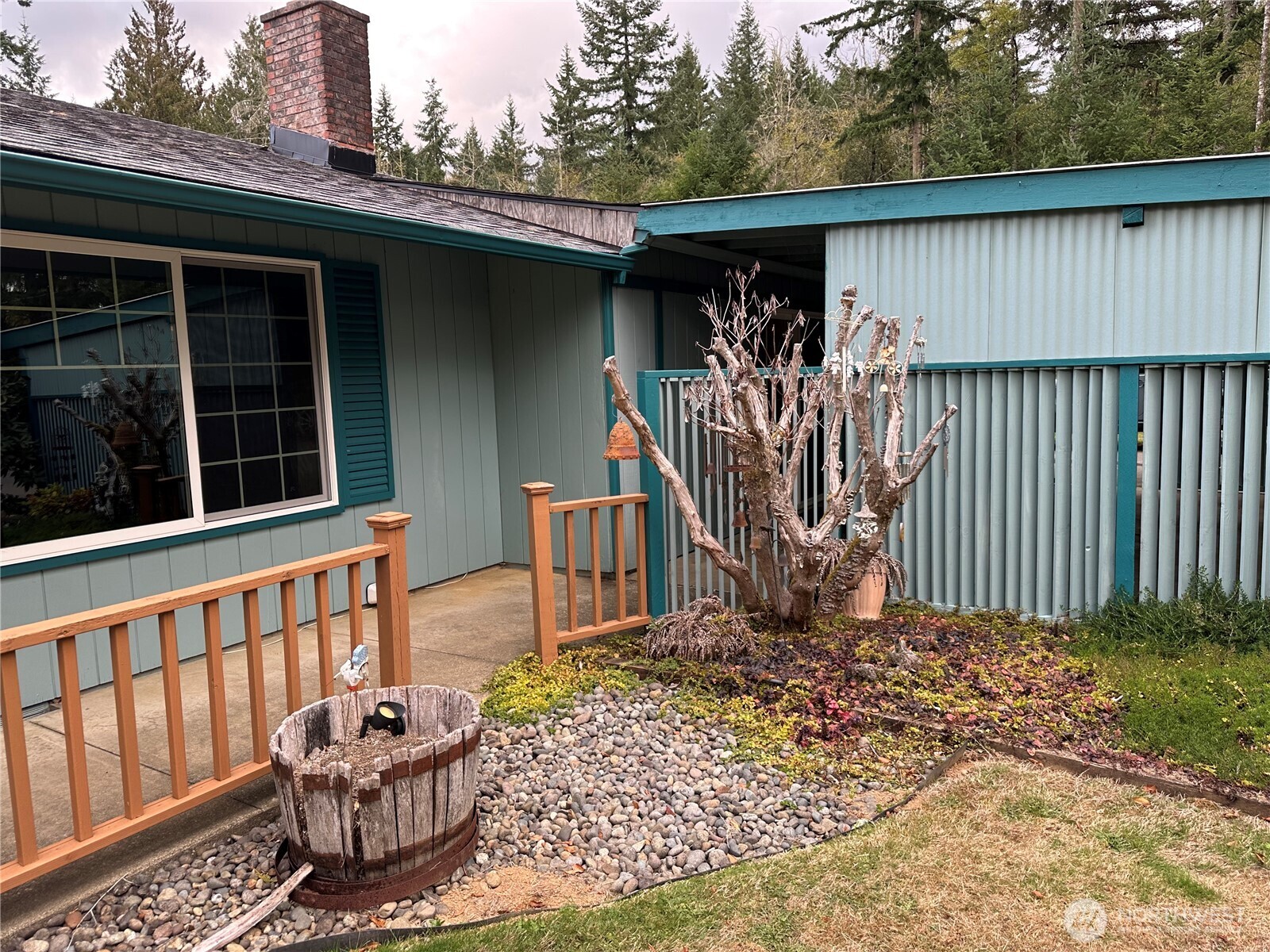 1487 Centralia Alpha Road Chehalis, WA 98532 - Photo 31 of 36 a view of a porch with a hanging small yard