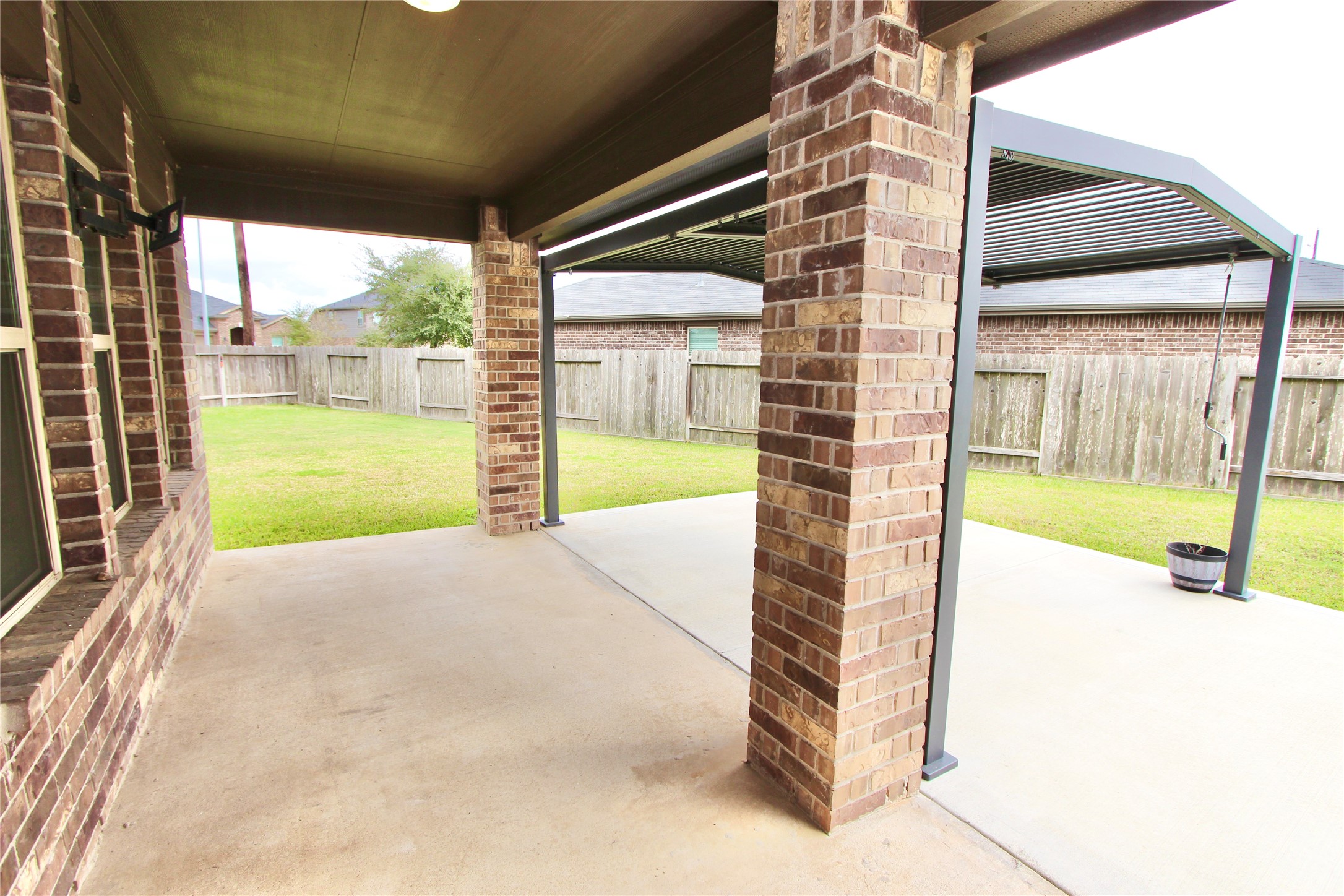 1303 Keaton Court Rosenberg, TX 77469 - Photo 19 of 22 a view of a room with a large window
