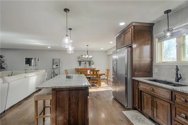 $600,000 | 16816 Landmark Loop, Holt, MO 64048