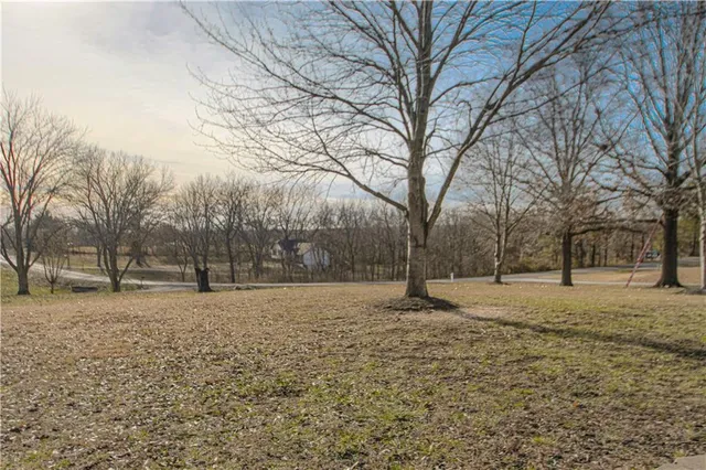 $600,000 | 16816 Landmark Loop, Holt, MO 64048