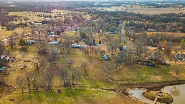 $600,000 | 16816 Landmark Loop, Holt, MO 64048