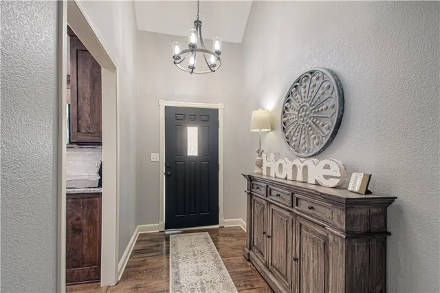 $600,000 | 16816 Landmark Loop, Holt, MO 64048