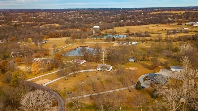 $600,000 | 16816 Landmark Loop, Holt, MO 64048