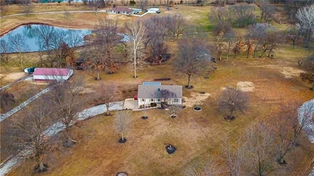 $600,000 | 16816 Landmark Loop, Holt, MO 64048