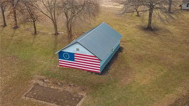 $600,000 | 16816 Landmark Loop, Holt, MO 64048