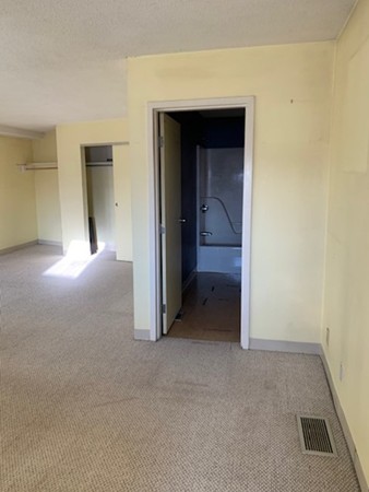 348 Rantoul Street, Unit 302 Beverly, MA 01915 - Photo 12 of 18 Gallery Image 12