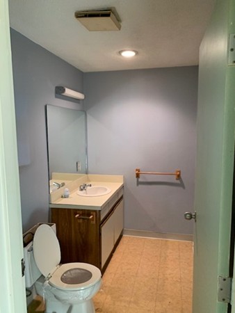 348 Rantoul Street, Unit 302 Beverly, MA 01915 - Photo 5 of 18 Gallery Image 5