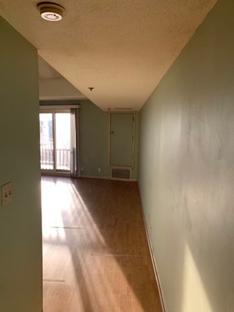 348 Rantoul Street, Unit 302 Beverly, MA 01915 - Photo 7 of 18 Gallery Image 7