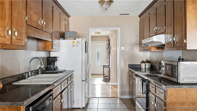 $265,000 | 3718 Floyd Drive, Hope Mills, NC 28348