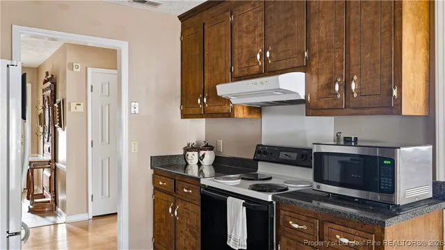 $265,000 | 3718 Floyd Drive, Hope Mills, NC 28348