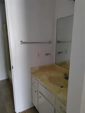 $950 | 1003 Rock Street, Unit 7, Bowie, TX 76230