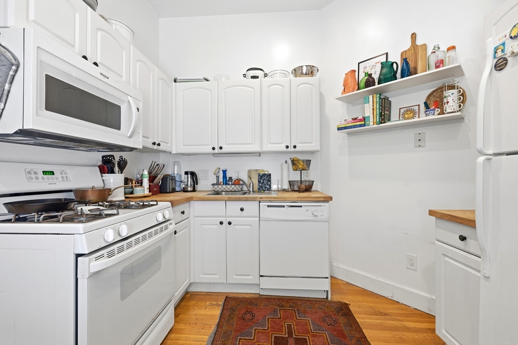 45 Rutland Street, Unit 2 Boston, MA 02118 - Photo 7 of 14