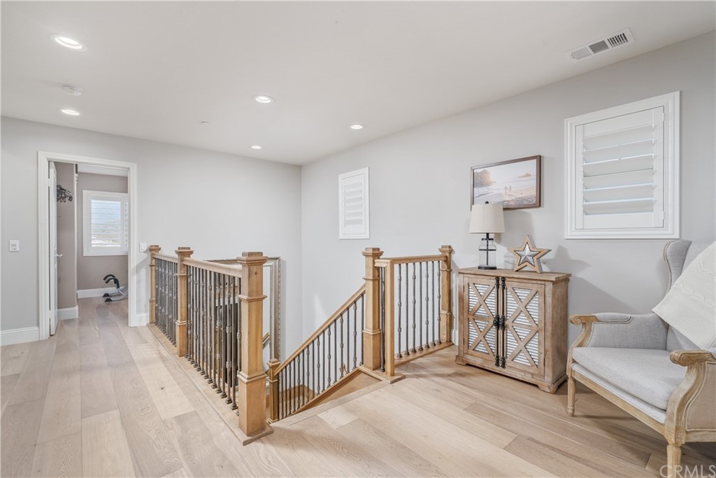 17841 Grapevine Lane San Bernardino, CA 92407 - Photo 26 of 53 a view of a hallway with furniture