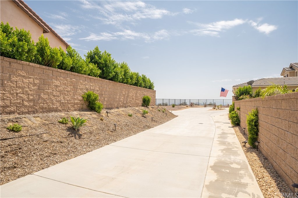 17841 Grapevine Lane San Bernardino, CA 92407 - Photo 3 of 53 a view of a terrace