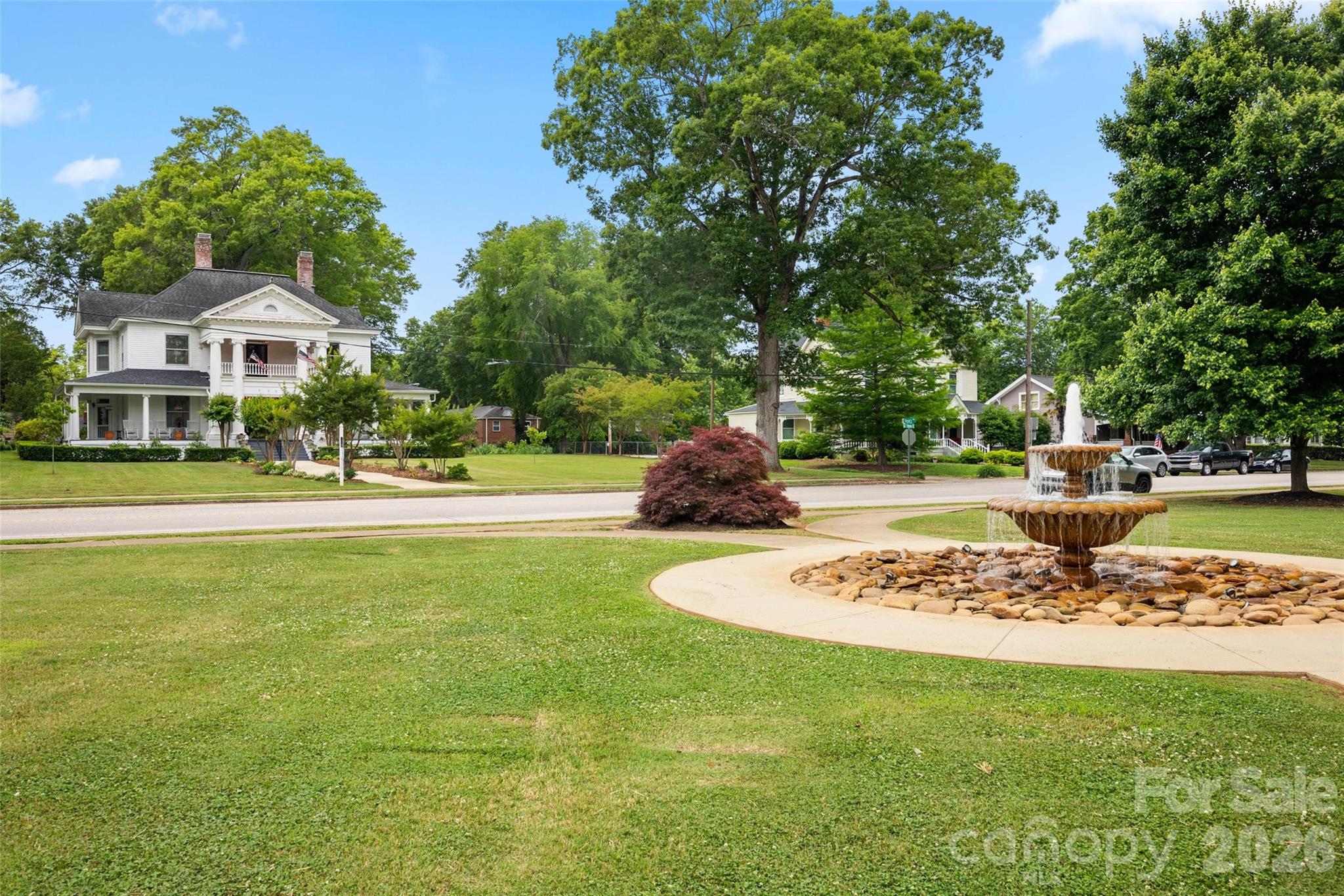 530 East Rutledge Avenue Gaffney, SC 29340 - Photo 2 of 47 a front view of a house with a yard