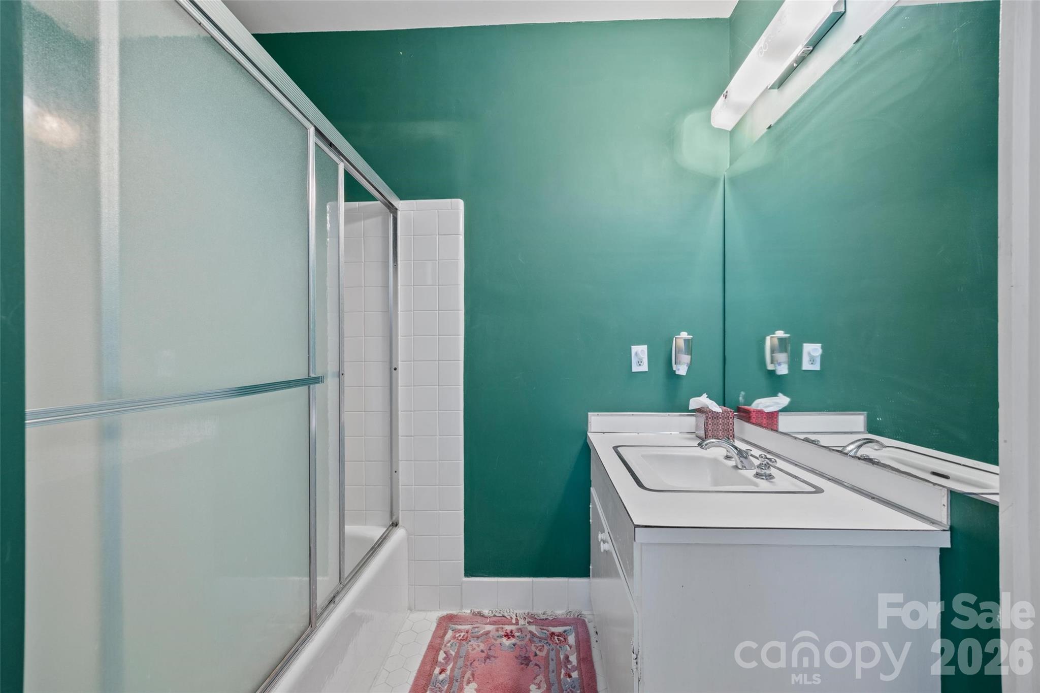 530 East Rutledge Avenue Gaffney, SC 29340 - Photo 37 of 47 a utility room with dryer and washer